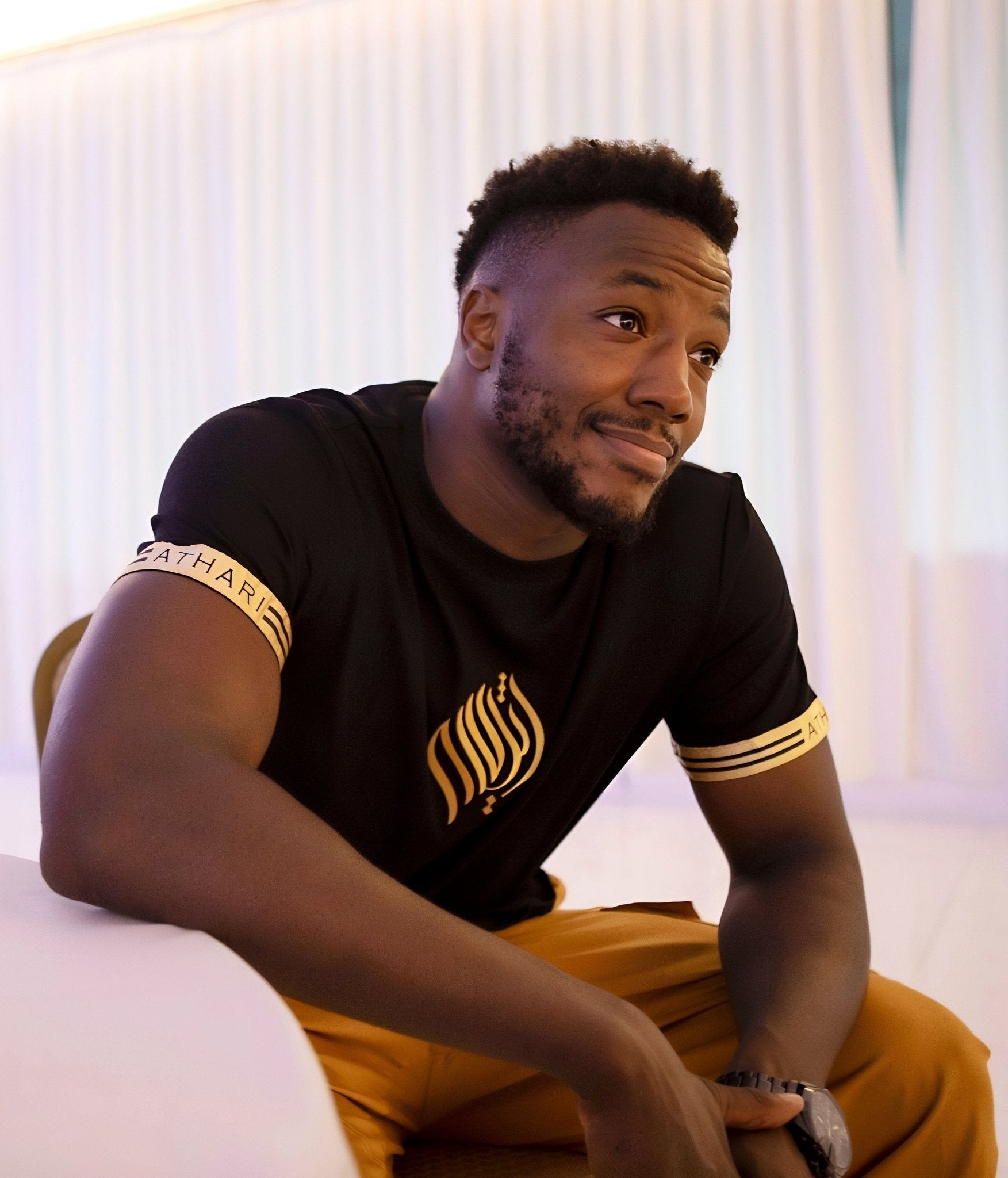 Golden Elastic Cuff Long - line T-shirt - AthariWear