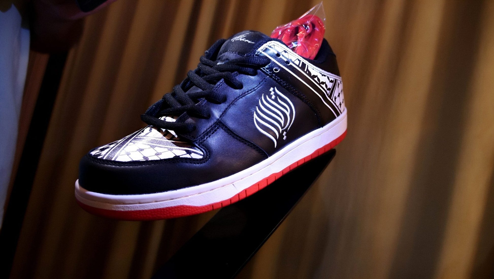 Victory Force 1 | Keffiyeh Sneakers Low Top - AthariWear